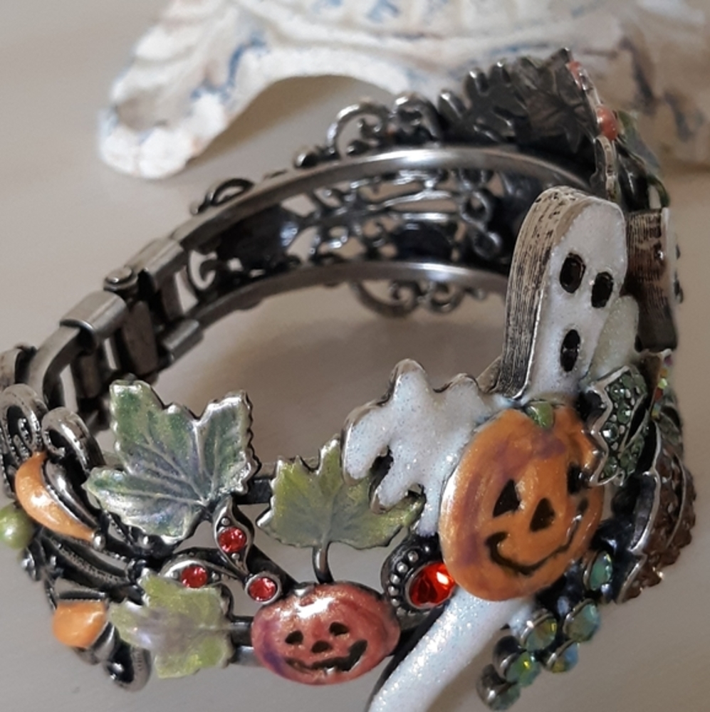 Kirks Folly Fall/Halloween Bracelet - Picture 6 of 12